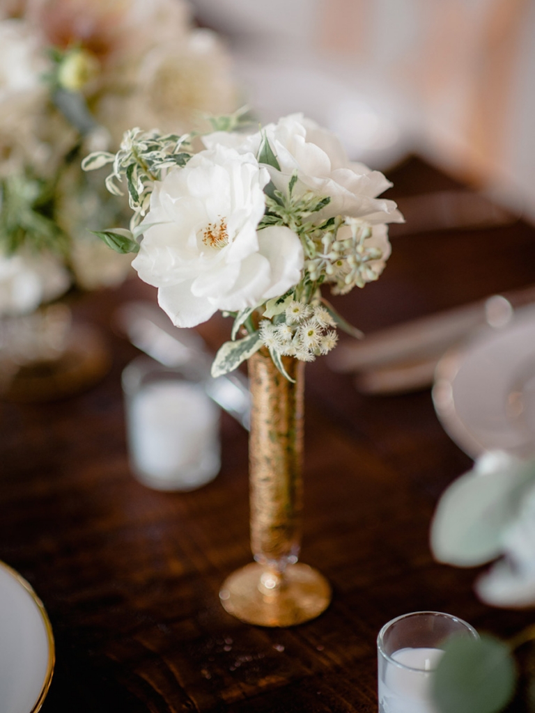 Florals by Out of the Garden. Image by Brandon Lata Photography.