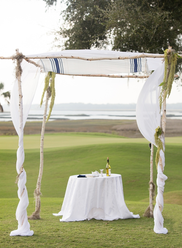 Day-of coordination, rentals and linens by River Course at Kiawah Island Club. Photograph by Captured by Kate.