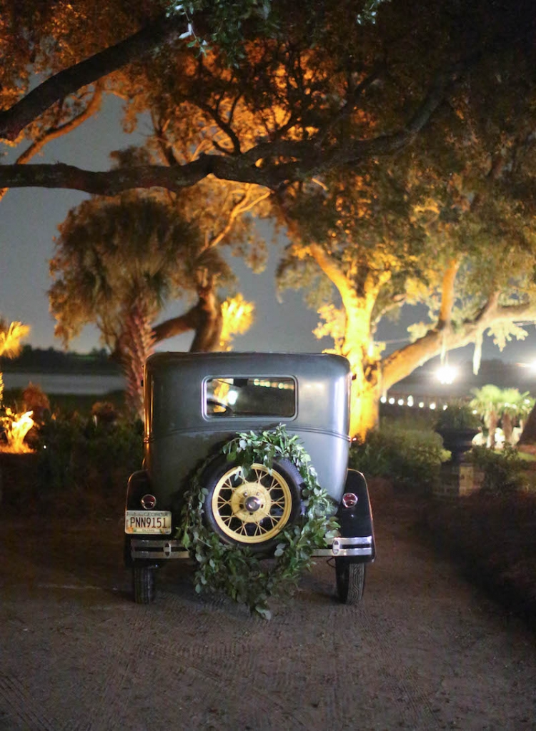 Transportation by Absolutely Charleston. Florals by Tara Guérard Soirée. Photograph by Elizabeth Messina.