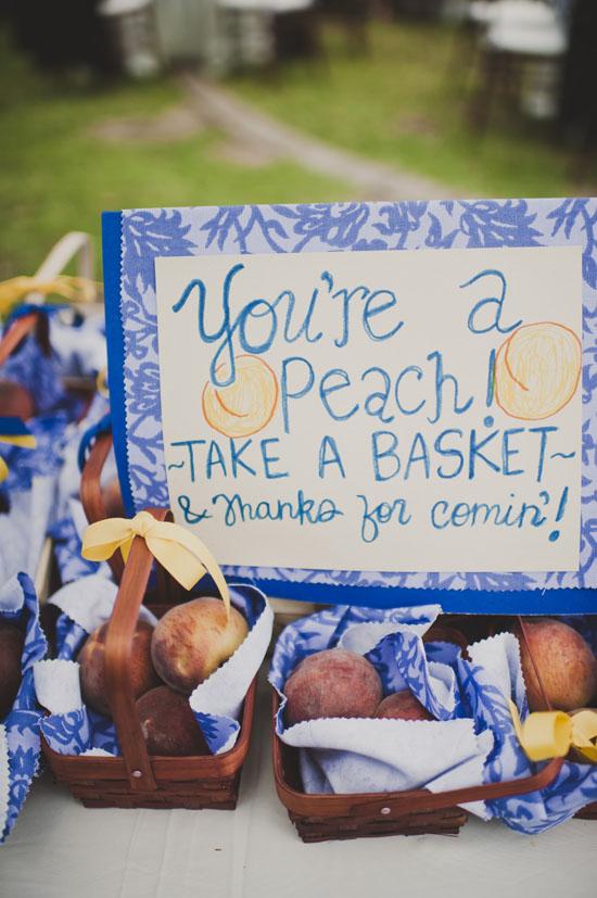 0536: GEORGIA ON MY MIND: Augusta-resident Sarah wanted her guests’ favors to echo her Georgia roots, and fresh-picked peaches did the trick.