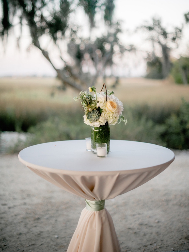 Florals by Out of the Garden. Linens from Connie Duglin Specialty Linens. Image by Brandon Lata Photography.