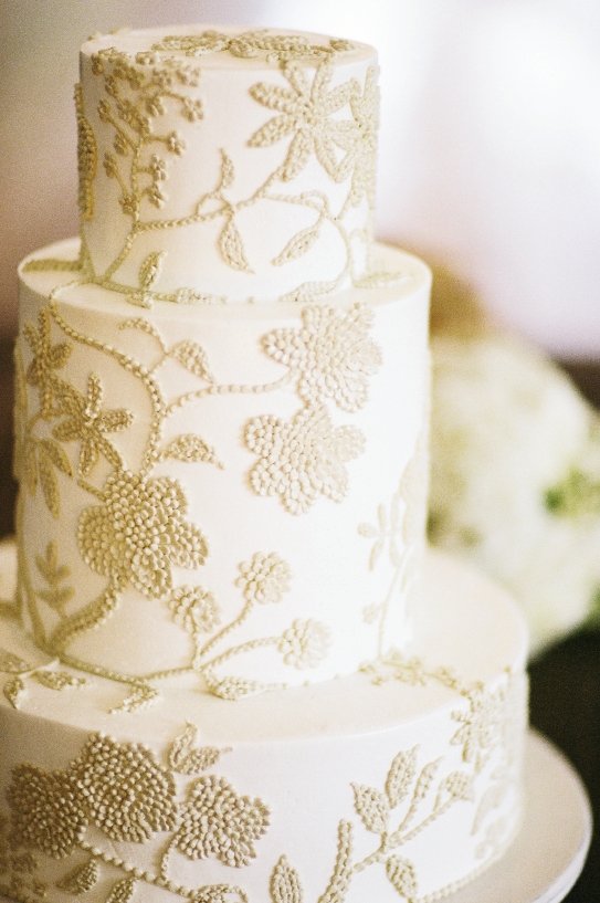 Wedding Cakes by Jim Smeal’s buttercream confection sported a pattern inspired by the table linens.