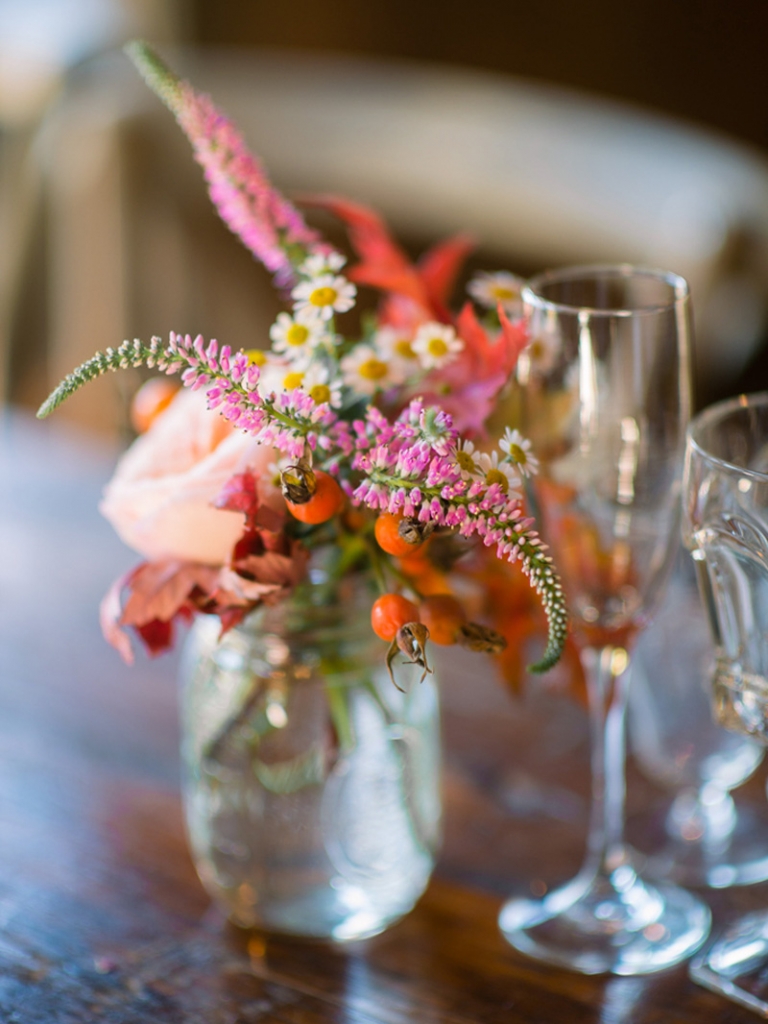 Florals by Branch Design Studio. Image by Timwill Photography.