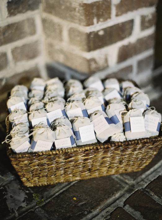 STEEPED IN LOVE: Tea bag favors from the Etsy shop Idea Chic bore tags that read “Love is Brewing.”