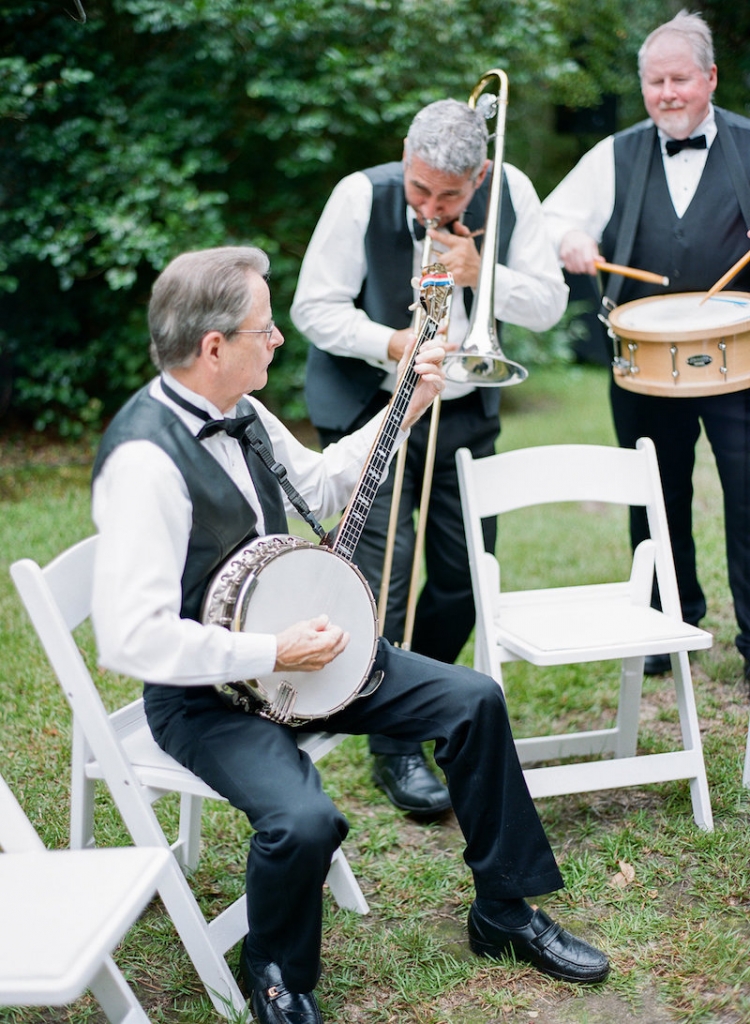 Ceremony music by the Bob Williams Duo. Photograph by Marni Rothschild Pictures at the Legare Waring House.