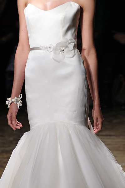 9402_Front_Detail_0.jpg