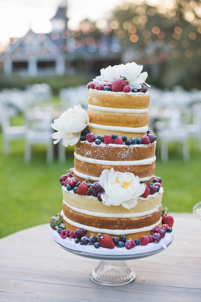 Cake by ABCD: Ashley Brown Cake Design. Image by Clay Austin Photography at Magnolia Plantation &amp; Gardens.