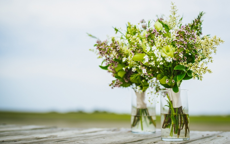 Florals by FloriCHS by Nathalie Rumph. Image by Reese Allen Photography at Goat Island Gatherings.