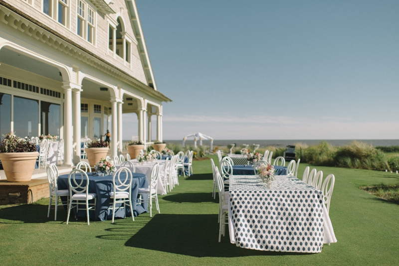 Wedding and floral design by A Charleston Bride. Linens by BBJ Linen. Photograph by Sean Money &amp; Elizabeth Fay at the Ocean Course at Kiawah Island.