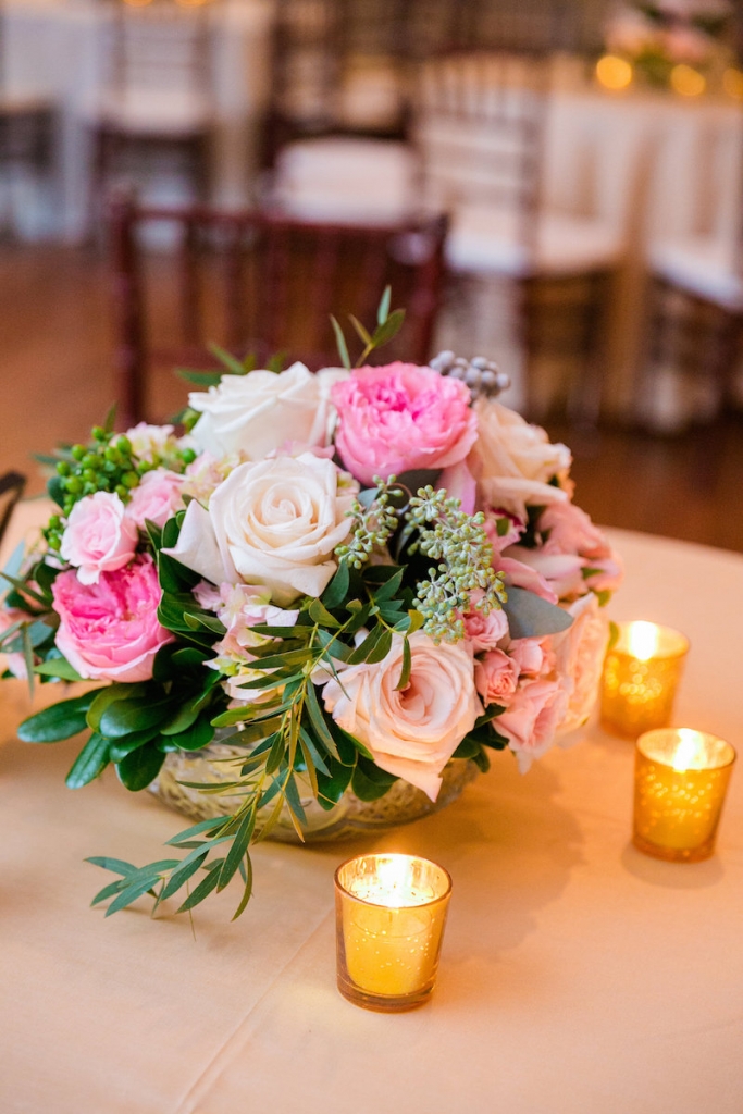 Florals by Carolina Charm. Photograph by Dana Cubbage Weddings.