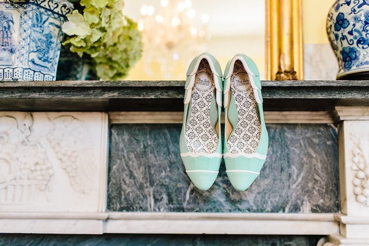 Bride&#039;s shoes from BHLDN. Image by Carolina Photosmith.
