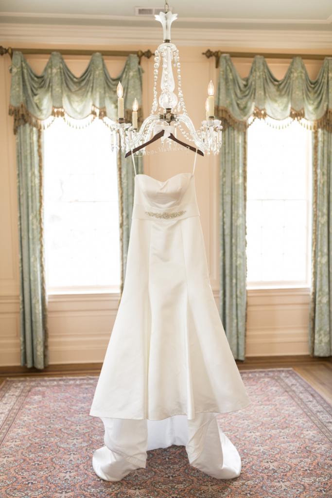Photograph by Ellis Photo Studio.