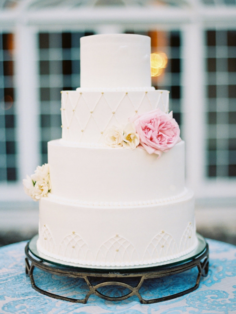 Cake by Jessica Grossman for Patrick Properties Hospitality Group. Image by Ryan Ray Photography.