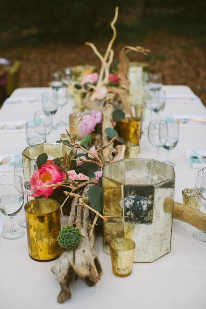 Florals by Branch Design Studio. Photograph by Juliet Elizabeth at the Legare Waring House.