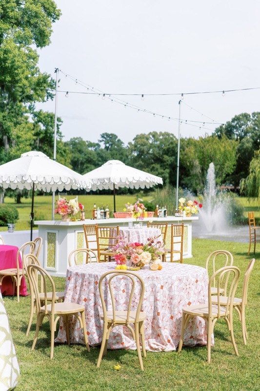 Planner Meagan Warren delivered a spring dreamscape with charming seating areas in the color of the hour: chartreuse.