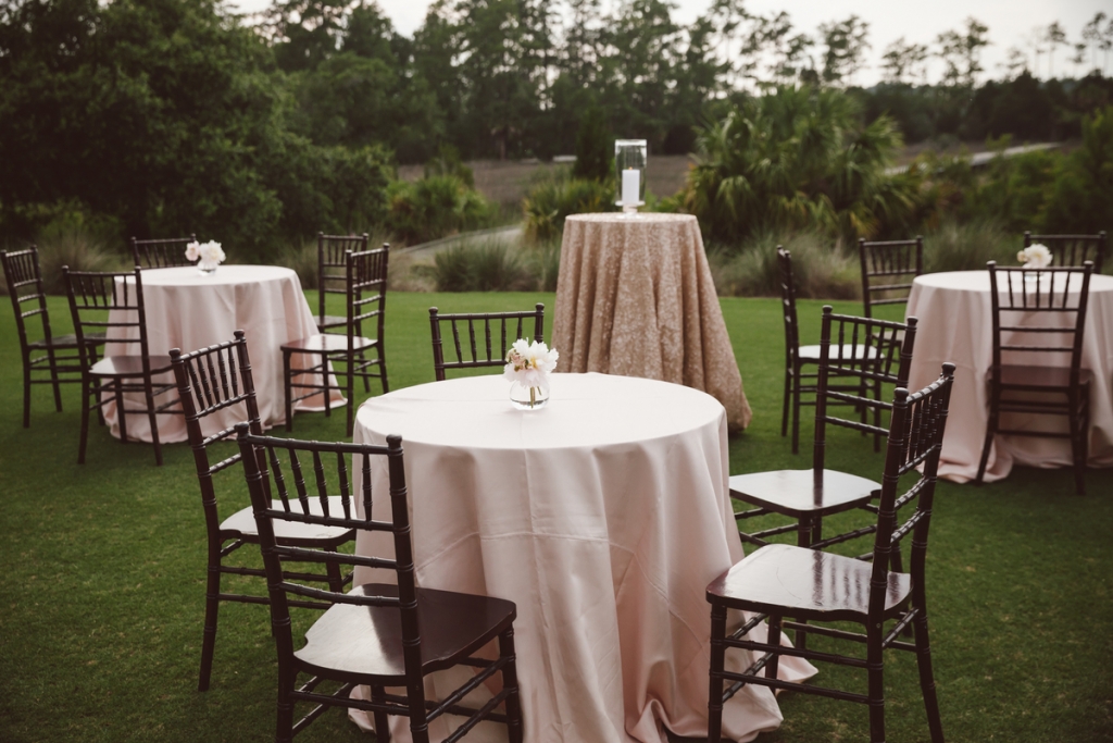 Wedding design by WED. Rentals from Snyder Events. Florals by Sara York Grimshaw Designs. Photograph by amelia + dan.