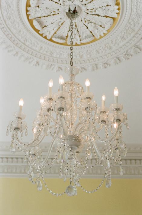SHINING STAR: The interior of the circa-1825 Governor Thomas Bennett House featured brilliant architectural details and elegant crystal chandeliers.